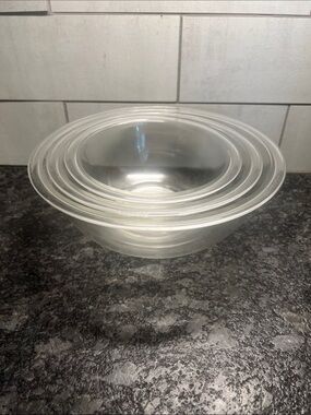 Pyrex Clear Glass Nesting Bowls - Transparent Set. Great condition